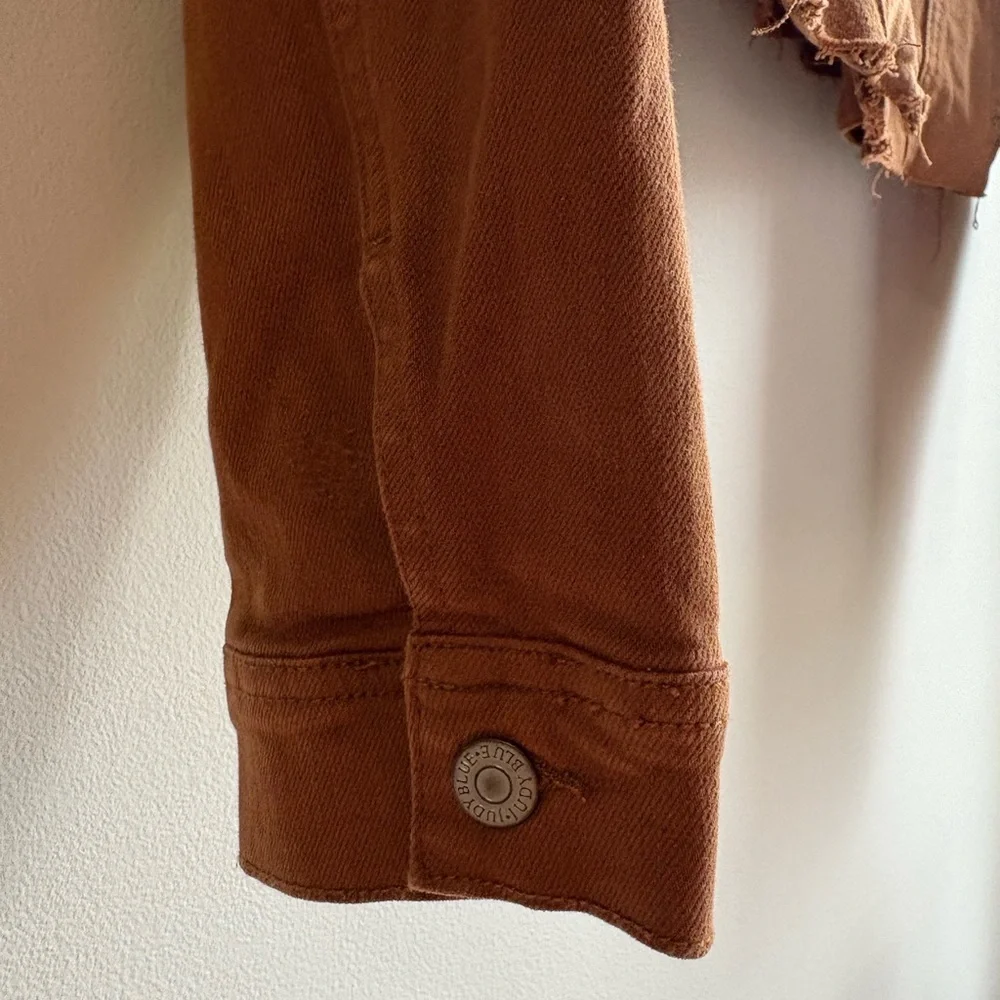 JUDY BLUE CAMEL GARMENT DYED GRINDING CROPPED DENIM JACKET LARGE - Picture 5 of 16